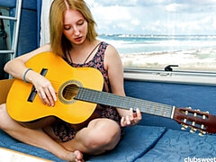 18 летние, Большая жопа, Большие сиськи, Пальцем, Мастурбация, Тощие, Стриптизерша, Молоденькие