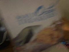お尻, 浴室, ビキニ, 茶髪の, 足コキ, 手コキする, パンティ, オマンコ