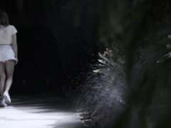 Babe deepthroating dick in kinky threesome