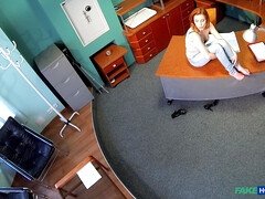 Любители, Сперма на лице, Лизание, В офисе, Киски, Рыжие, Сквиртинг, Униформа