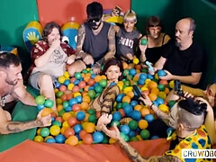 Sadomasochismus, Grosse titten, Gruppe, Hardcore, Hd, Sklave, Tätowierung, Spielzeuge