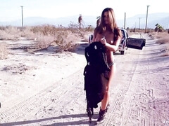 Enthousiasteling, Grote mammen, Rondborstig, Zwart, Erotisch, Natuurlijke tieten, Tieten likken