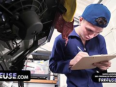 Pijpbeurt, Bruinharig, Bedriegen, Sperma shot, Sperma in gezicht, Handbeurt, Man, Moeder die ik wil neuken