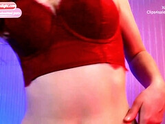 Blonde, Sucer une bite