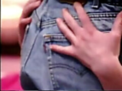 Tetas grandes, Penetracion con dedos, Peludo, Besar, Lesbiana, Clasico