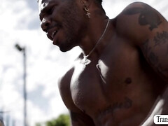 Anal, Tetas grandes, Interracial, Al aire libre, Anilingus, Transexual, Trio