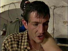 Grote mammen, Blond, Pijpbeurt, Hardcore, Slet, Tieten likken, Oud