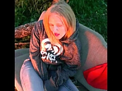 Grosse titten, Blondine, Freundin, Milf, Natürlichen titten, Orgasmus, Öffentlich, Spielzeuge