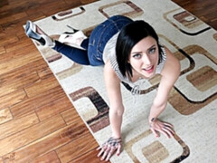 Sucer une bite, Brunette brune, Branlette thaïlandaise, Hard, Léchez, Masturbation, Cheveux courts, Tatouage