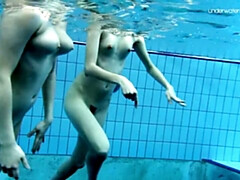 Playa, Rubia, Hd, Lesbiana, Desnudo, Piscina, Público, Tetas