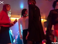 Amateur, Rubia, Morena, Cfnm, Bailar, Grupo, Medias largas, Intercambio de parejas