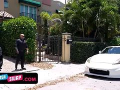 Blondine, Braunhaarige, Flotter vierer, Gruppe, Hd, Interrassisch, Schreiend, Jungendliche (18+)