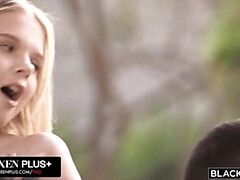 Blondine, Blasen, Freund, Besamung, Schwanz, Hundestellung, Interrassisch, Titten