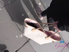 Amateur, Rubia, Penetracion con dedos, Novia, Al aire libre, Afeitado, Tetas, Mojado