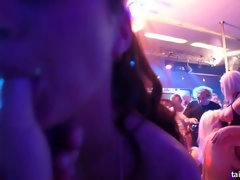 Blond, Aangekleed, Hardcore, Zoenen, Orgie, Pornster, Verlegen, Nat