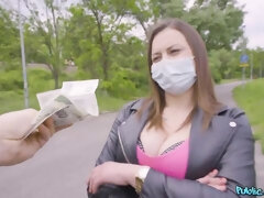 Gros cul, Gros seins, En levrette, Branlette thaïlandaise, Mère que j'aimerais baiser, De plein air, Pov, Dénudage
