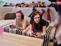 Grote lul, Aangekleed, Hondjeshouding, Fetisj, Duits, Brillen, Roodharige vrouw, Zuigen