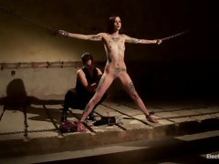 Anal, Bondage, Gode, Electricité, Humiliation, Lesbienne, Chatte, Esclave