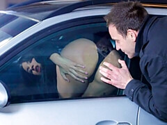 Culo grande, Verga grande, Tetas grandes, Coche, Estilo perrito, Madres para coger, Tetas naturales, Al aire libre