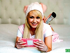 Chambre à dormir, Grosse bite, Gros seins, Blonde, Sucer une bite, En levrette, Maigrichonne, Adolescente