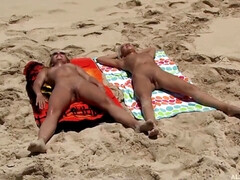 Culo, Playa, Culo grande, Tetas grandes, Loco, Lesbiana, Desnudo, Adolescente