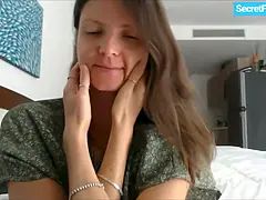 You can sight but you can’t touch Gina Gerson! live at secretfriends