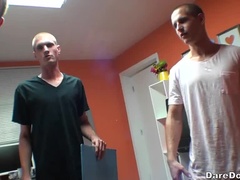 Blasen, Braunhaarige, Paar, Frau frau mann, Gruppe, Party, Jungendliche (18+), Flotter dreier