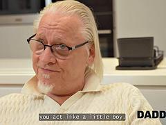 Tussi, Schwarz, Blasen, Braunhaarige, Betrug, Schwarz, Verführt, Titten