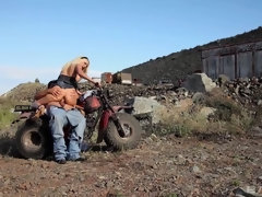 Blonde, Tir de sperme, Faciale, De plein air