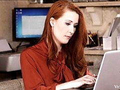 Gros cul, Gros seins, Embrassement, Léchez, Masturbation, Rasée, Maigrichonne, Nénés