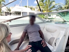 Florida Milf Fucks BBC - Outdoor