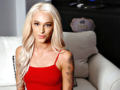 18 ans, Sucer une bite, Tir de sperme, Gorge profonde, Seins naturels, Grande, Nénés, Voyeur