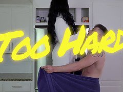 Grosse bite, Gorge profonde, Conversation vulgaire, Faciale, Rugueux, Criant, Fessée, Adolescente