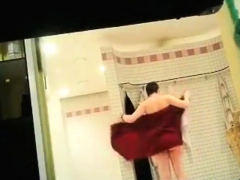 Super Sexy Milfs in public shower room