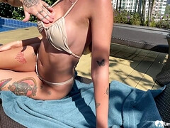 18 летние, Большая жопа, Минет, Семяизвержение, Секс без цензуры, Бассейн, Наездница, Бритые