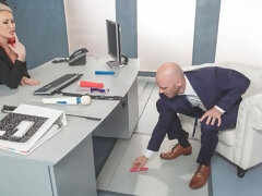 Mooie dikke vrouwen, Grote kont, Grote mammen, Pijpbeurt, Hondjeshouding, Masturbatie, Kousen, Tieten likken