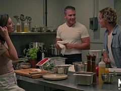 デカチン, フェラチオ, 茶髪の, イく瞬間, フェティッシュ, ハードコア, ハメ撮り, 三人