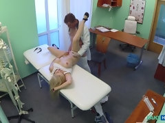 Sucer une bite, Médecin, En levrette, Doigter, Branlette thaïlandaise, Léchez, Infirmière, Chatte