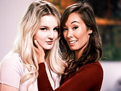 Большие сиськи, Пальцем, Поцелуи, Лесбиянка, Лизание, Белье, Киски, Тощие