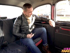 Gros cul, En levrette, Hard, Mère que j'aimerais baiser, Maman, Seins naturels, Pute, Tatouage