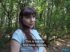 Blasen, Auto, Hundestellung, Handjob, Im freien, Pov, Öffentlich, Titten