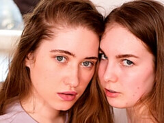 指いじり, キス, レズビアン, なめる, オナニー, オマンコ, ストリッピング, ティーン