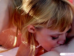 18 jahre, Blondine, Hd, Lesbisch, Masturbation, Im freien, Zierlich, Jungendliche (18+)