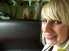 Grote kont, Grote lul, Grote mammen, Blond, Pijpbeurt, Hondjeshouding, Moeder die ik wil neuken, Gezichtspunt