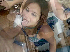 Achter de coulissen, Pijpbeurt, Moeder die ik wil neuken, Orgie, Realiteit, Vrouw