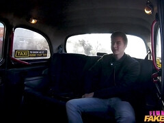 ブロンド, フェラチオ, 車, チェコ, ヨーロピアン, ジーンズ, なめる, 自然山雀