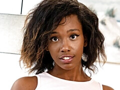 Leie, Grosser arsch, Fingern, Masturbation, Kurzes haar, Solo, Entkleiden, Jungendliche (18+)