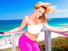 Alexis Texas Brings Her Big Booty To Miami