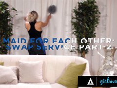 Grote kont, Grote mammen, Blond, Lesbisch, Moeder die ik wil neuken, Kut duiken, Schreeuwen, Tatoeage