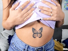 Américain, Grosse bite, Gros seins, Sucer une bite, Faciale, Branlette thaïlandaise, Talons, Masturbation